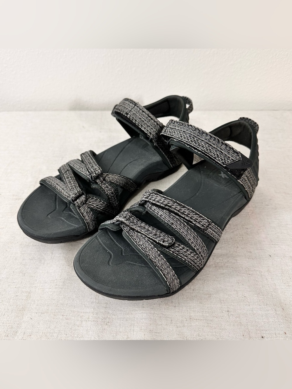 ZeroXposur Sandals Women's 8.5 Black & Gray Adjustable Straps Comfort Outdoors